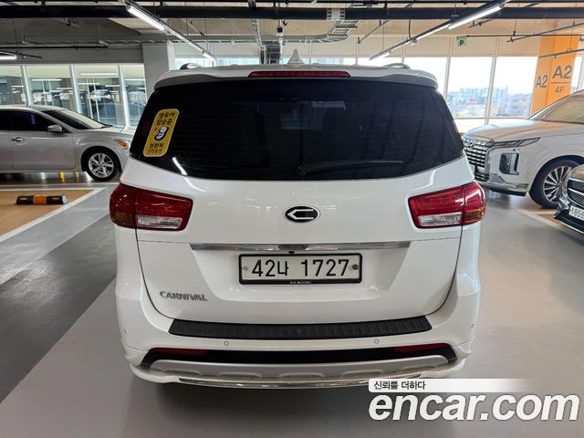 Kia Carnival из Кореи Encar