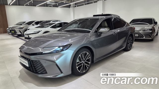 Toyota Camry 2.5 XLE Hybrid — пробег 8 731 км — фото 1 из 5
