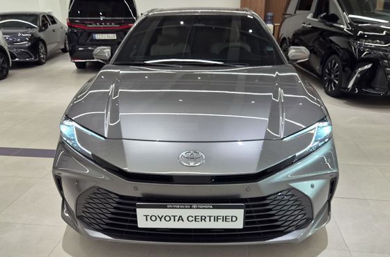 Toyota Camry 2.5 XLE Hybrid — пробег 8 731 км — фото 3 из 5