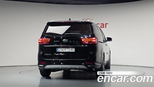 Kia Carnival из Кореи Encar