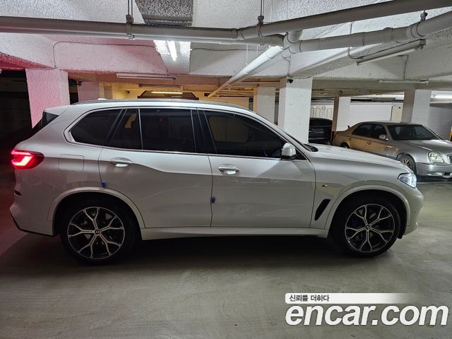 BMW X5 xDrive 40i M Sport — пробег 65 900 км — фото 2 из 4