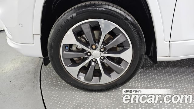 Jeep Cherokee 3.2 Overland AWD — пробег 38 913 км — фото 5 из 5