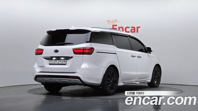Kia Carnival из Кореи Encar