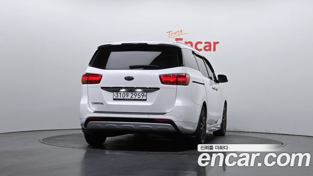 Kia Carnival из Кореи Encar