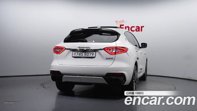 Maserati Levante из Кореи Encar
