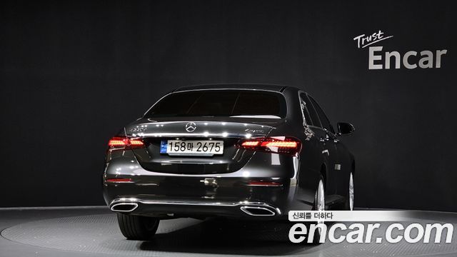 Mercedes-Benz E-Class E220d 4MATIC Exclusive — пробег 56 699 км — фото 4 из 5