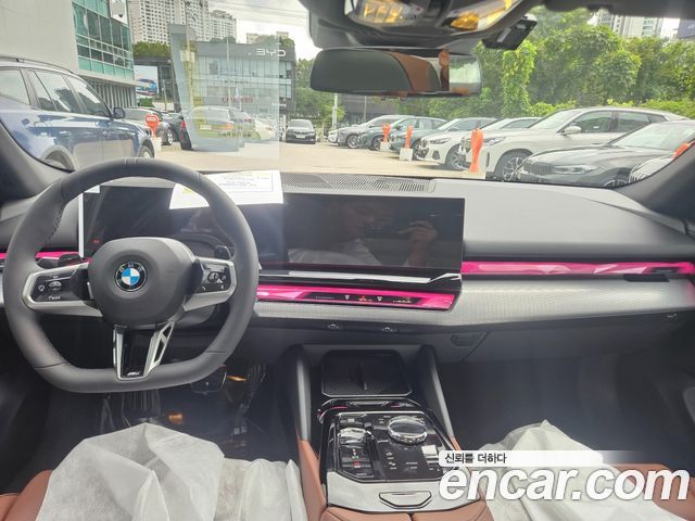 BMW 5-Series 530i xDrive M Sport — пробег 100 км — фото 5 из 5