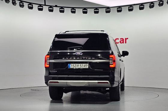 Ford Expedition Platinum 4WD 7Seater — пробег 92 688 км — фото 4 из 5