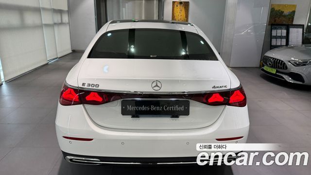 Mercedes-Benz E-Class E300 4MATIC Exclusive — пробег 923 км — фото 4 из 5