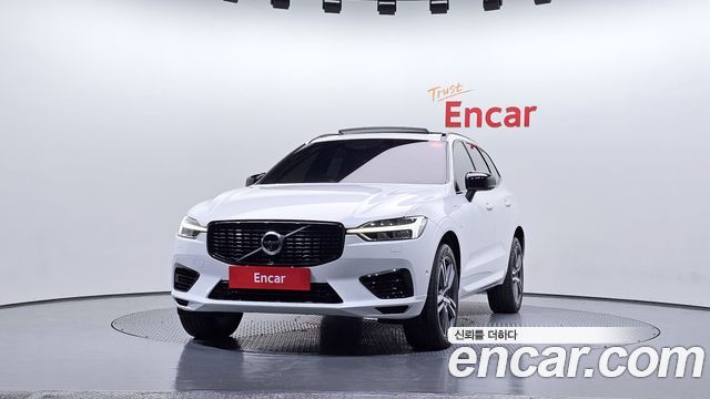 Volvo XC60 T8 R-Design — пробег 40 048 км — фото 3 из 5