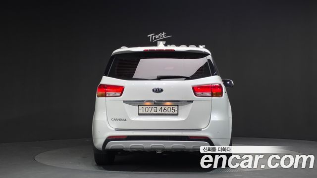 Kia Carnival из Кореи Encar
