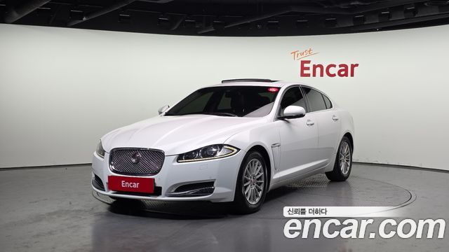 Jaguar XF 2.2D Luxury X250 — пробег 185 310 км — фото 1 из 5
