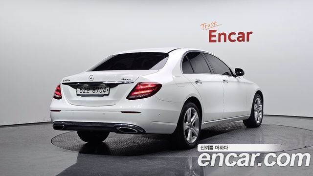 Mercedes-Benz E-Class из Кореи Encar