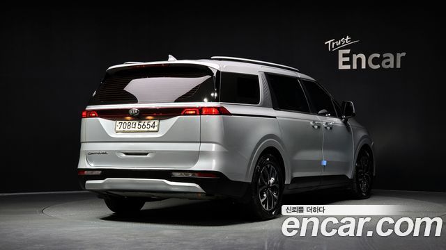 Kia Carnival 11-Seater Prestige — пробег 78 035 км — фото 2 из 5
