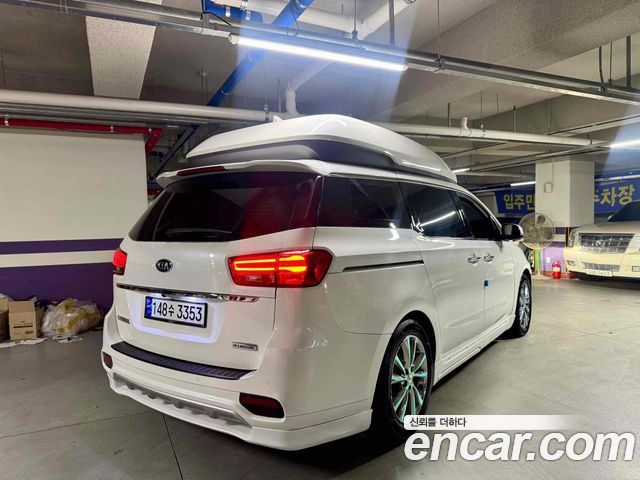 Kia Carnival 9-Seater Hi-Limousine Prestige Hiroof — пробег 153 593 км — фото 4 из 5