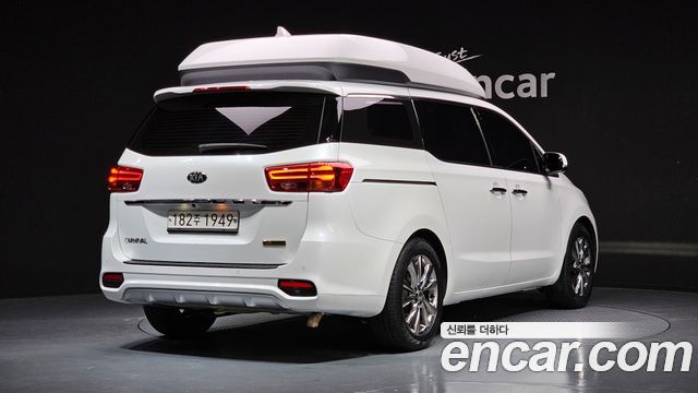 Kia Carnival 7-Seater Hi-Limousine President — пробег 133 358 км — фото 2 из 5