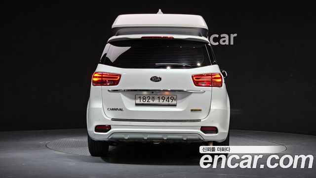 Kia Carnival 7-Seater Hi-Limousine President — пробег 133 358 км — фото 4 из 5
