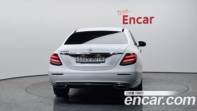 Mercedes-Benz E-Class из Кореи Encar
