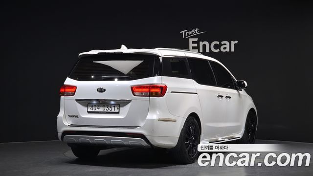 Kia Carnival из Кореи Encar