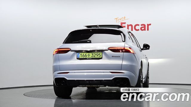 Maserati Grecale из Кореи Encar