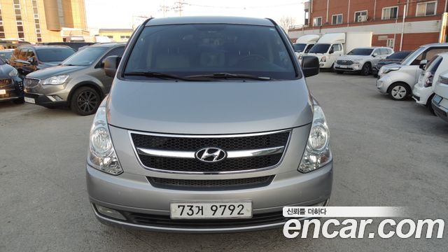 Hyundai Starex 12-Seater Wagon CVX Luxury — пробег 331 867 км — фото 2 из 5