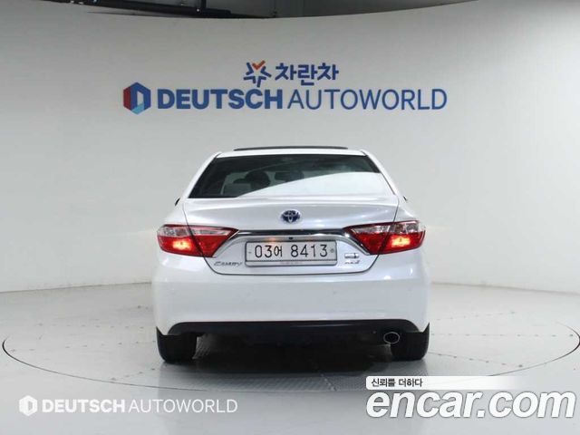 Toyota Camry 2.5 XLE Hybrid — пробег 99 295 км — фото 4 из 5