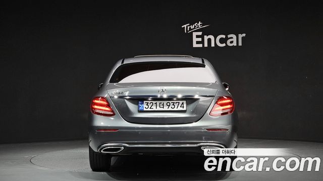 Mercedes-Benz E-Class E220d Avantgarde — пробег 58 492 км — фото 4 из 5