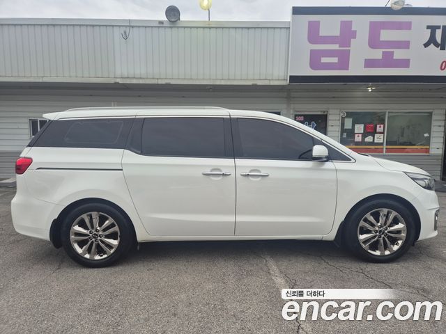 Kia Carnival из Кореи Encar