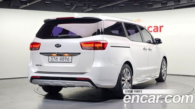 Kia Carnival из Кореи Encar