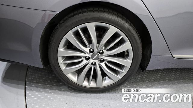 Hyundai Genesis из Кореи Encar