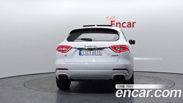 Maserati Levante из Кореи Encar