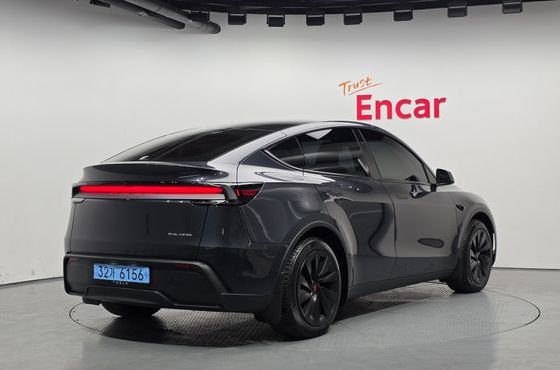 Tesla Model Y Long Range AWD — пробег 22 814 км — фото 2 из 5