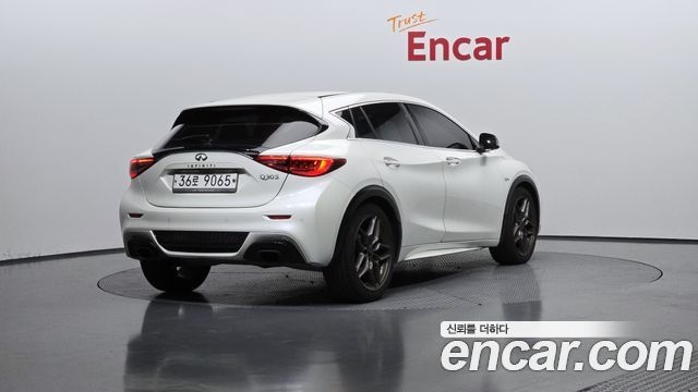 Infiniti Q30 из Кореи Encar