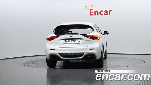 Infiniti Q30 из Кореи Encar