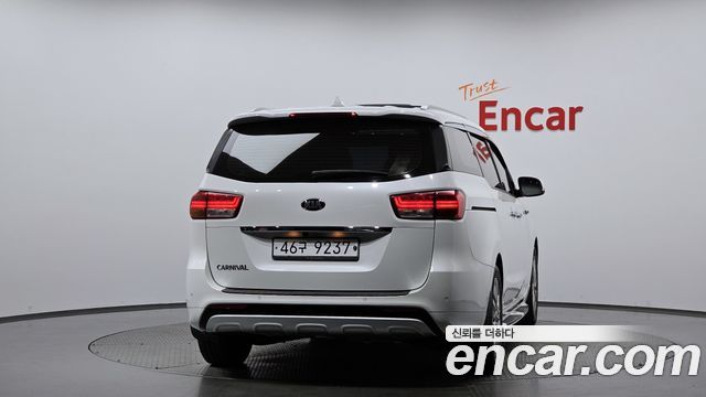 Kia Carnival из Кореи Encar