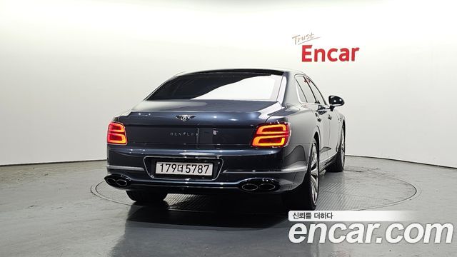 Bentley Flying Spur 4.0 — пробег 39 409 км — фото 4 из 5