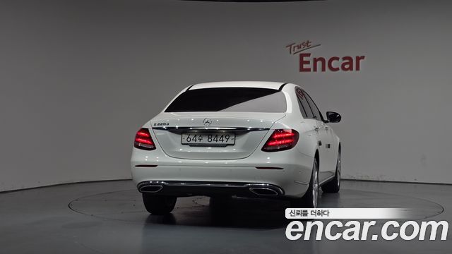 Mercedes-Benz E-Class из Кореи Encar