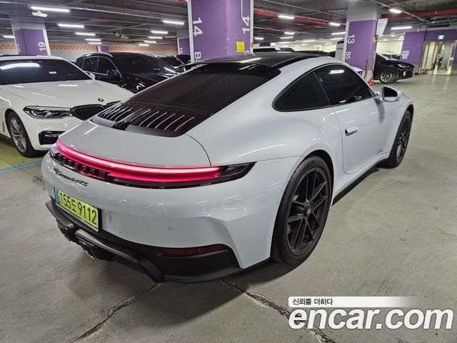 Porsche 911 Carrera 4 GTS — пробег 5 000 км — фото 3 из 5