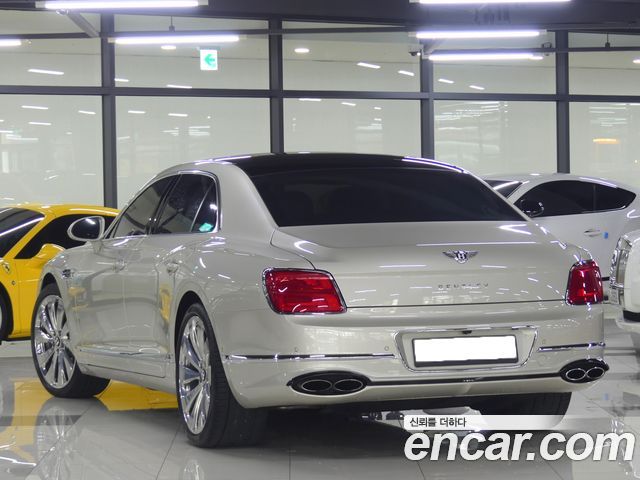 Bentley Flying Spur 4.0 — пробег 29 000 км — фото 3 из 5