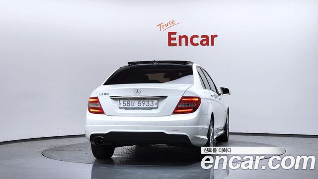 Mercedes-Benz C-Class C200 CGI AVANTGARDE — пробег 79 000 км — фото 4 из 5