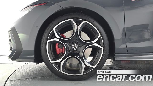 Volkswagen Golf 2.0 GTI — пробег 7 567 км — фото 5 из 5