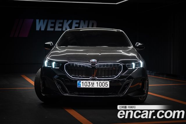 BMW 5-Series 530i xDrive M Sport Pro Special Edition — пробег 4 000 км — фото 3 из 5