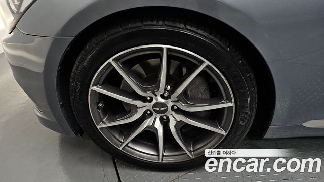 Hyundai Genesis из Кореи Encar
