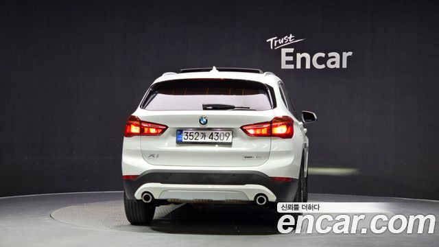 BMW X1 xDrive 20i xLine — пробег 84 099 км — фото 4 из 5