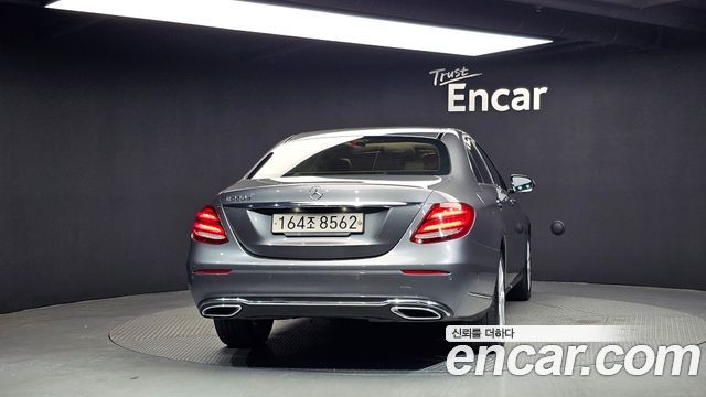 Mercedes-Benz E-Class из Кореи Encar