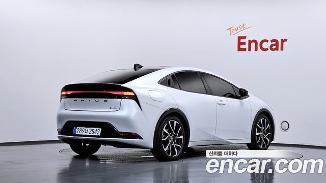 Toyota Prius из Кореи Encar