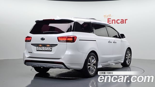 Kia Carnival из Кореи Encar