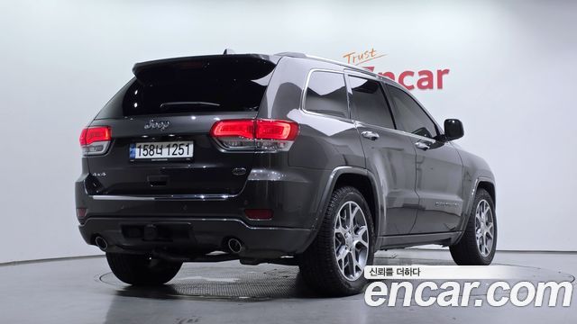 Jeep Cherokee 3.6 Overland WK2 — пробег 60 811 км — фото 2 из 5