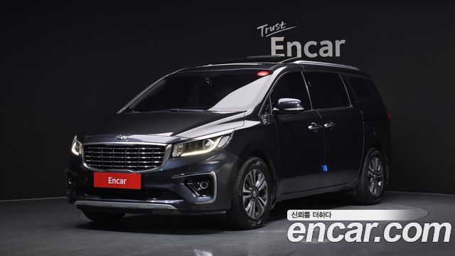 Kia Carnival 9-Seater Luxury — пробег 124 077 км — фото 1 из 5