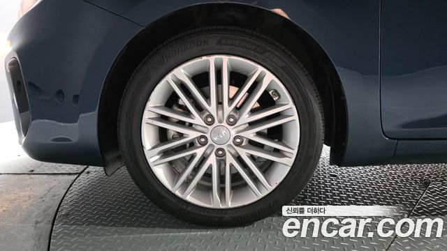 Kia Carens из Кореи Encar